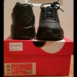 Nike Air Max 90 Black *BRAND NEW* (Boys 5.5)
